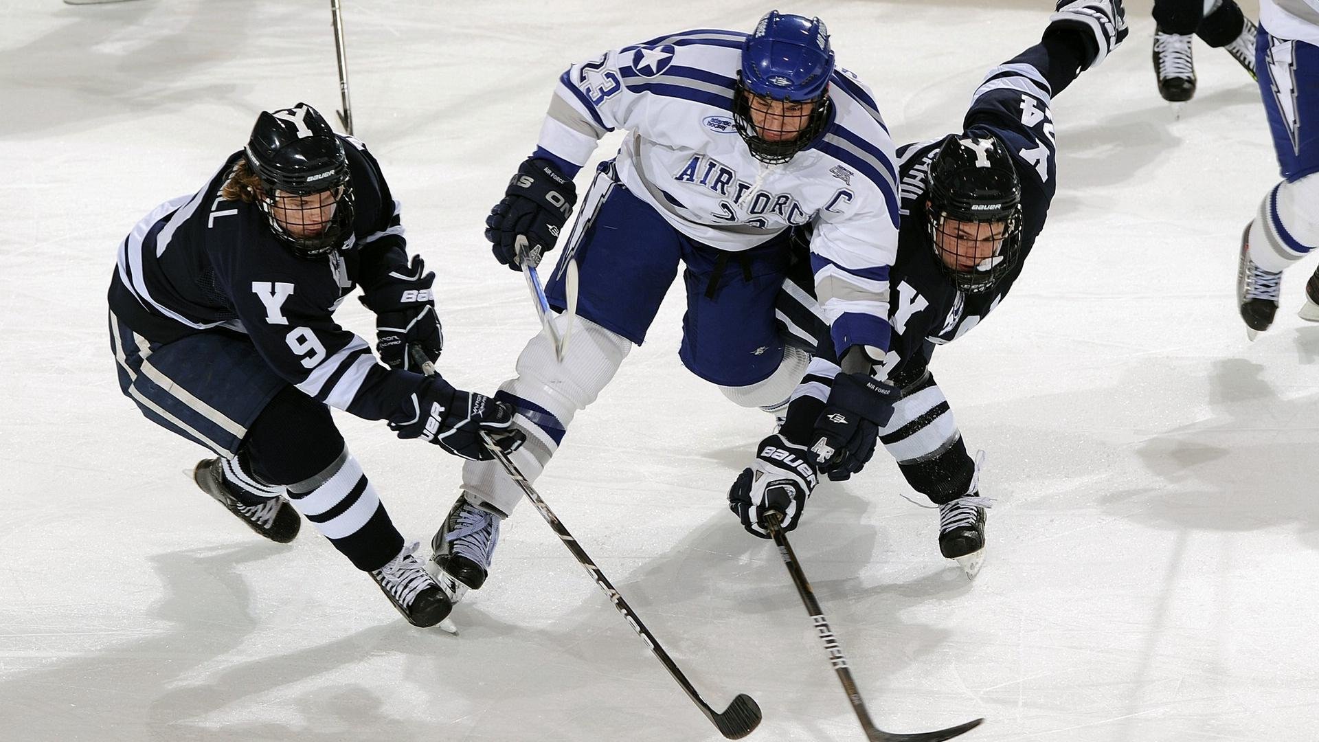 瑞士后卫雪地鱼跃救球，GIF疯传全网